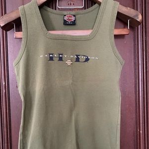 Squareneck Harley-Davidson tank.